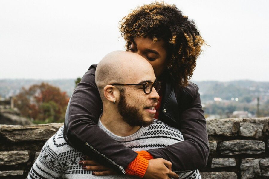 Couple demonstrating how to know if a relationship is worth saving