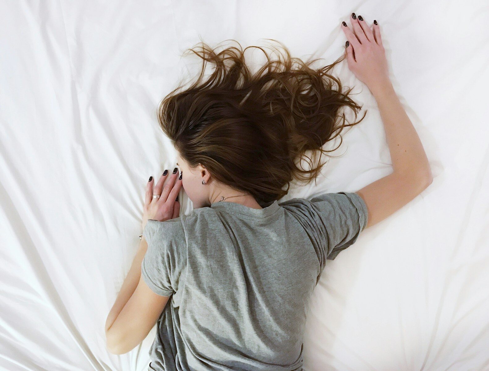 what aspect of sleep does alcohol negatively impact